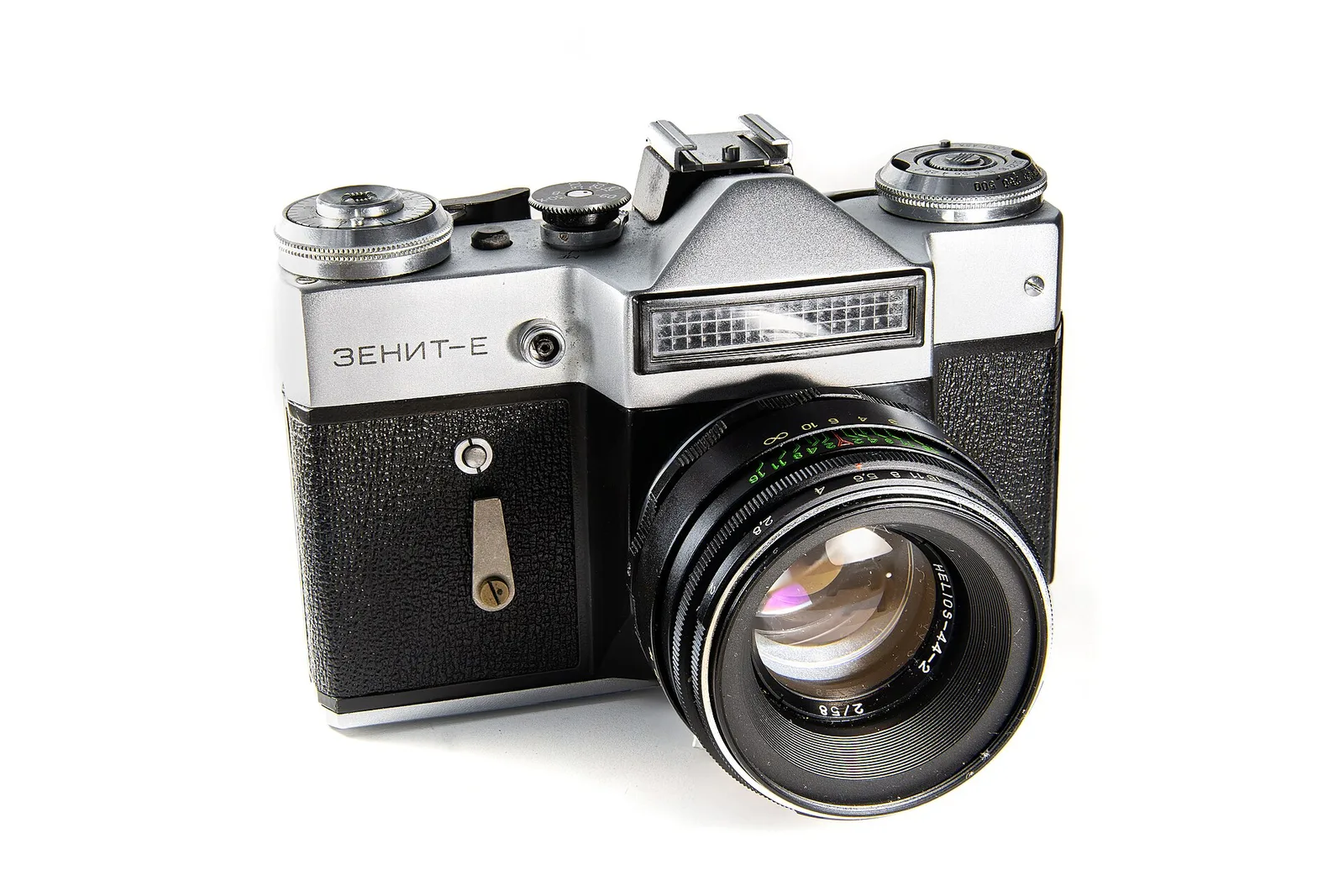 Zenit-E plyonka kamerası, Helios-44-2 obyektivi ilə